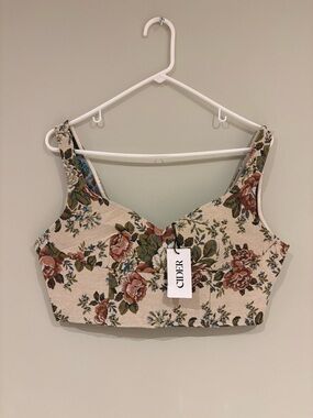 Cider Floral Crop Top in Cream with Rose and Green